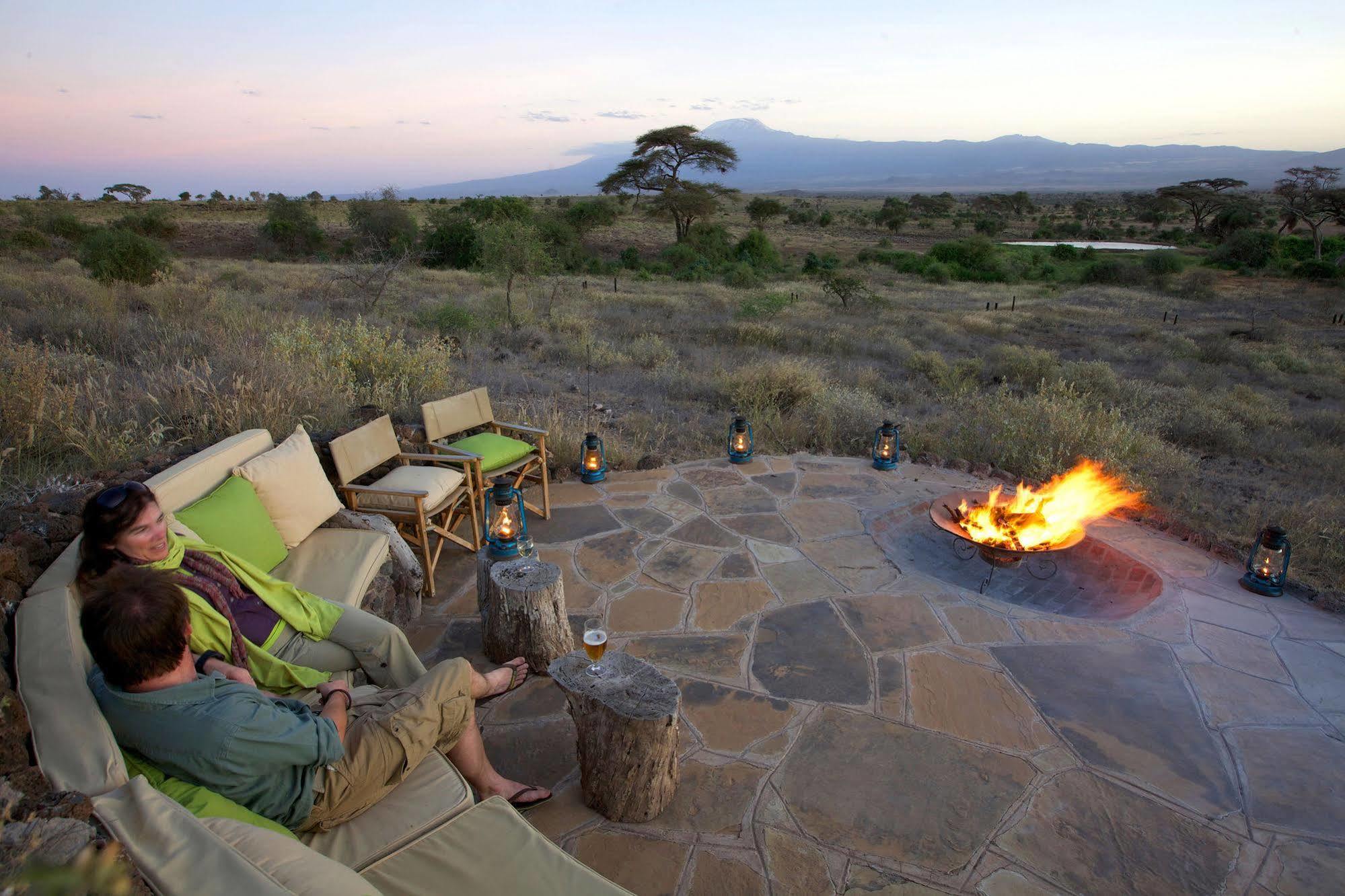ホテル Elewana Tortilis Camp アンボセリ エクステリア 写真