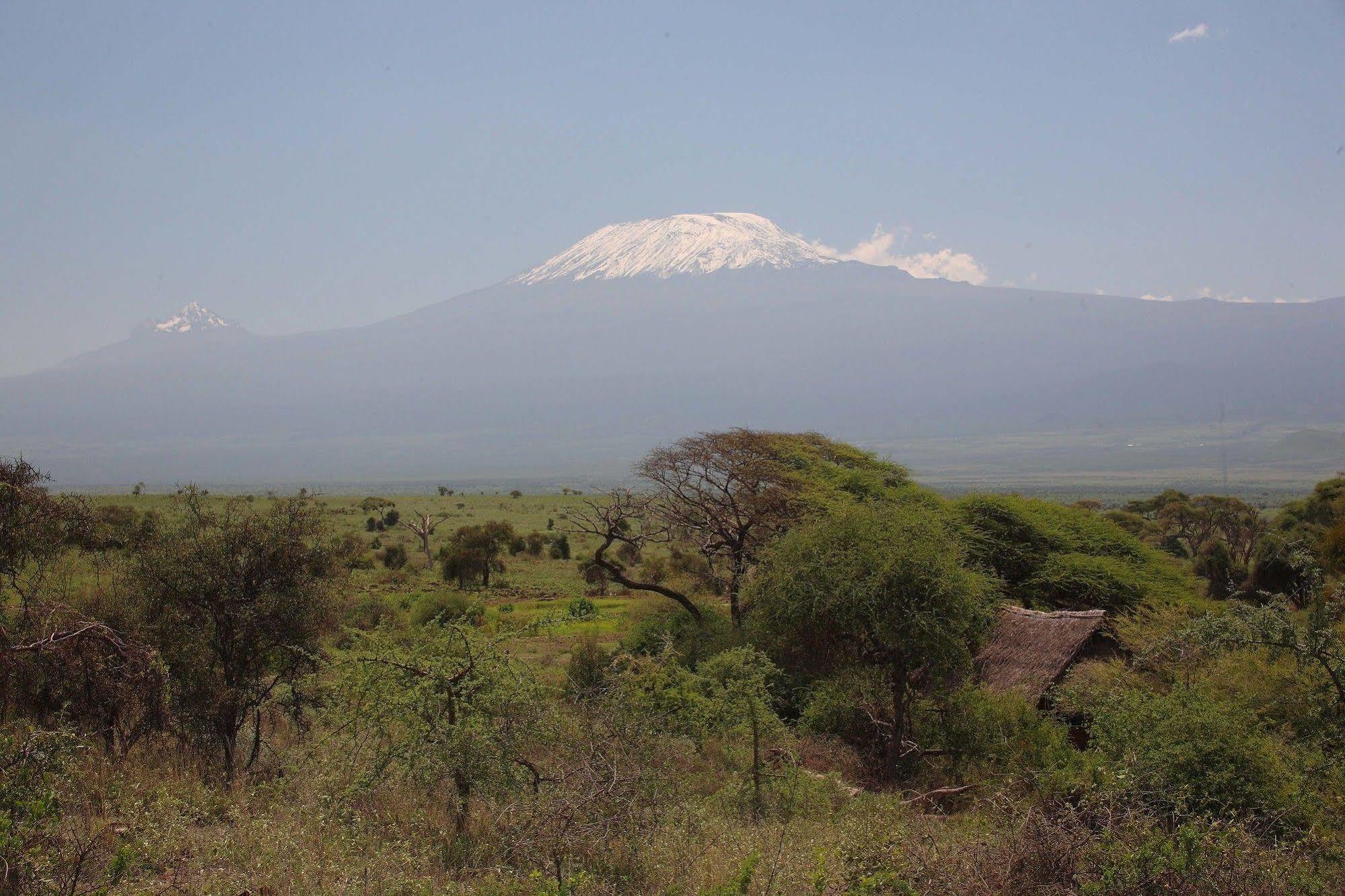 ホテル Elewana Tortilis Camp アンボセリ エクステリア 写真