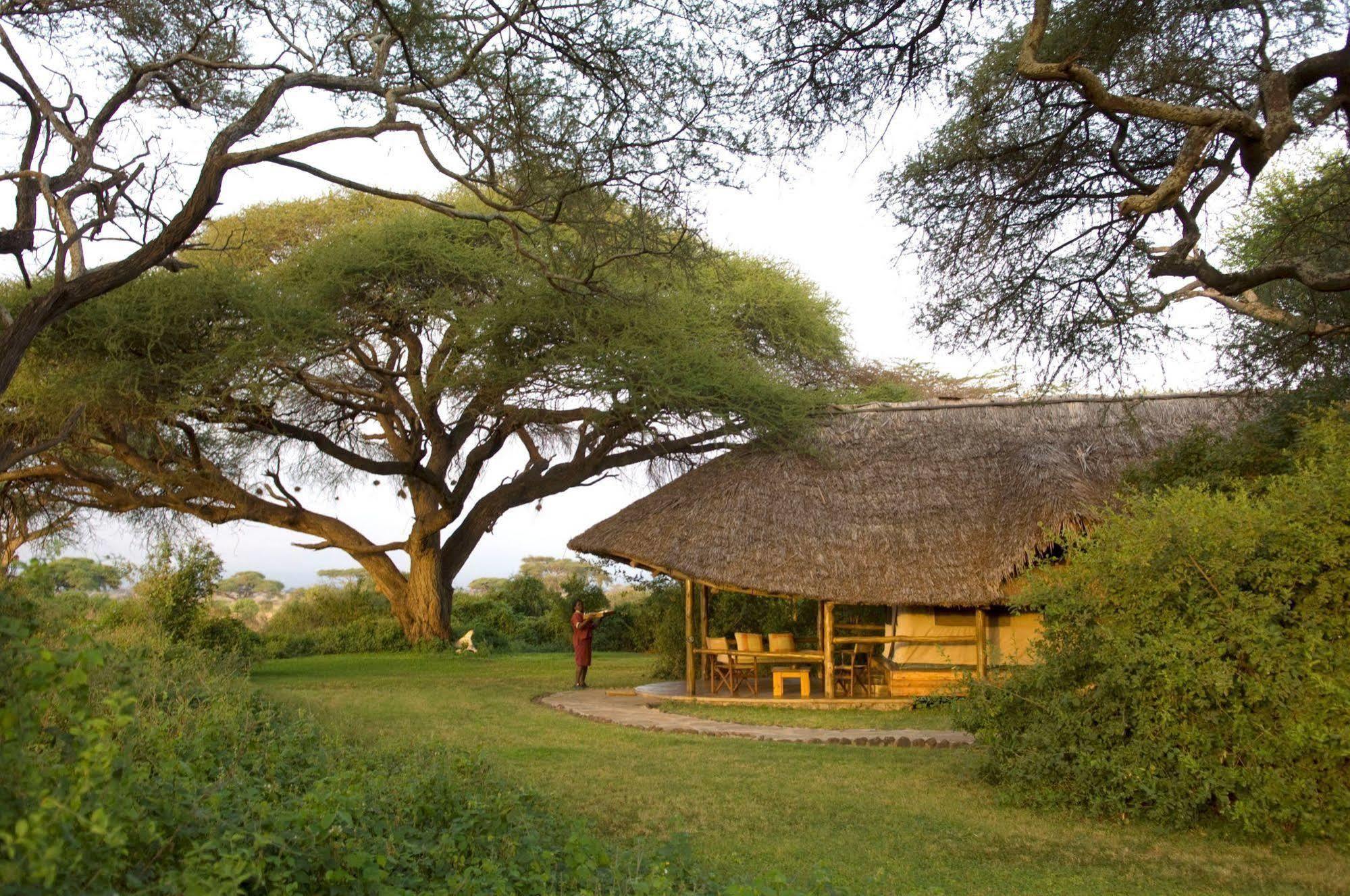 ホテル Elewana Tortilis Camp アンボセリ エクステリア 写真
