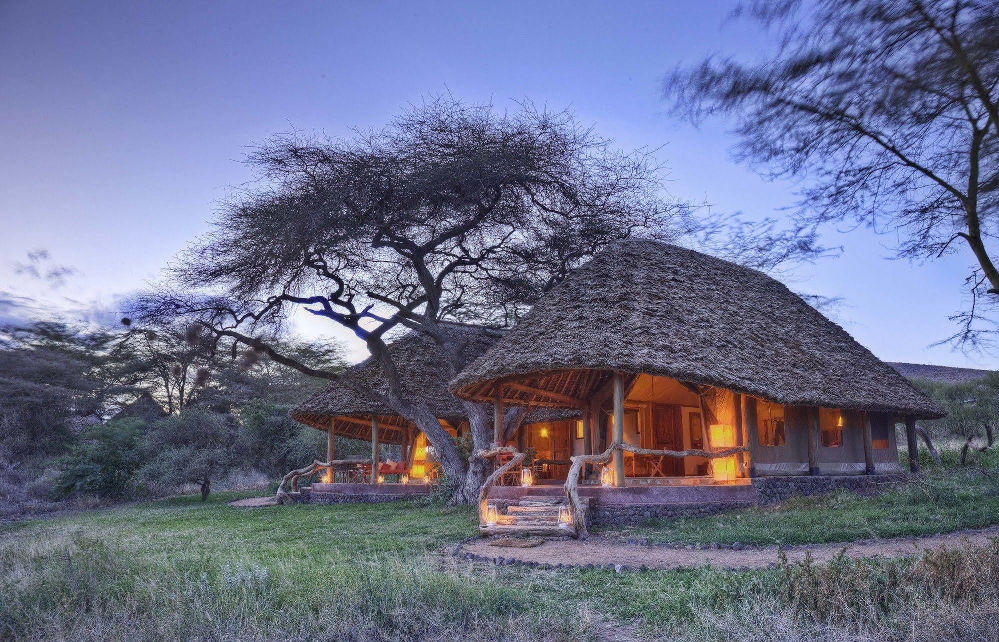 ホテル Elewana Tortilis Camp アンボセリ エクステリア 写真